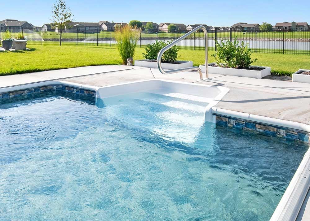 Vinyl Liner Pool with Fiberglass Stairs